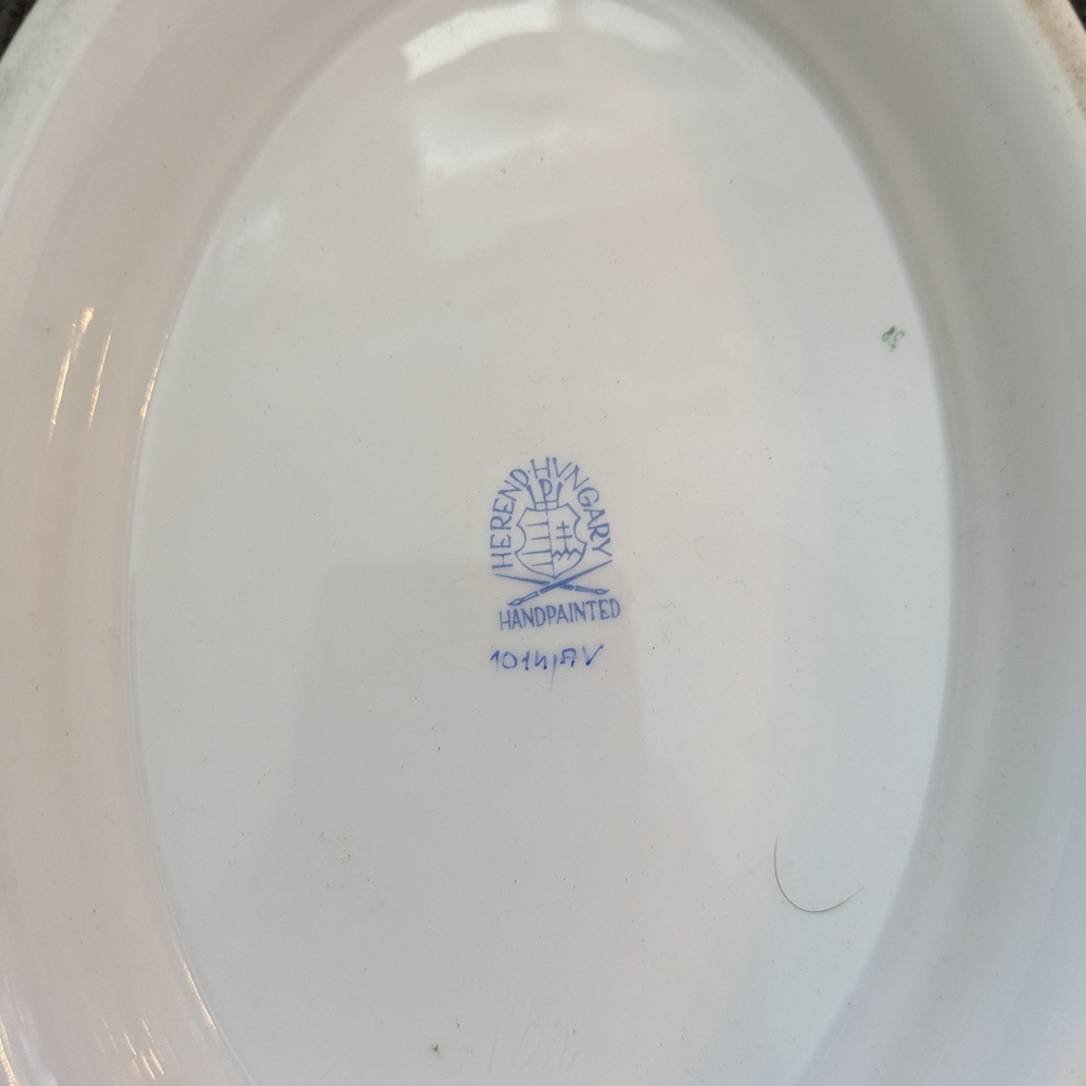 Herend White Handpainted W/ 14KT Gold Serving Tureen With Ornate Bird & Flowers - Picture 3 of 12